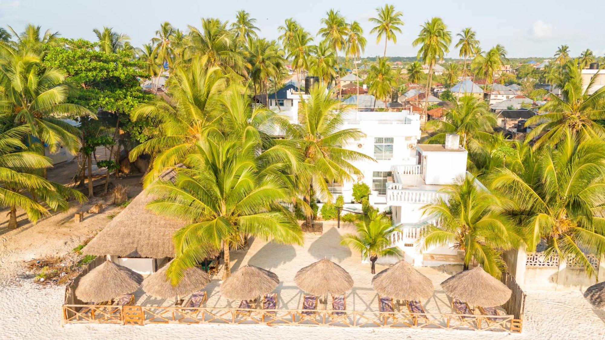Sands Inn Hotel Пвани-Мчангани Экстерьер фото