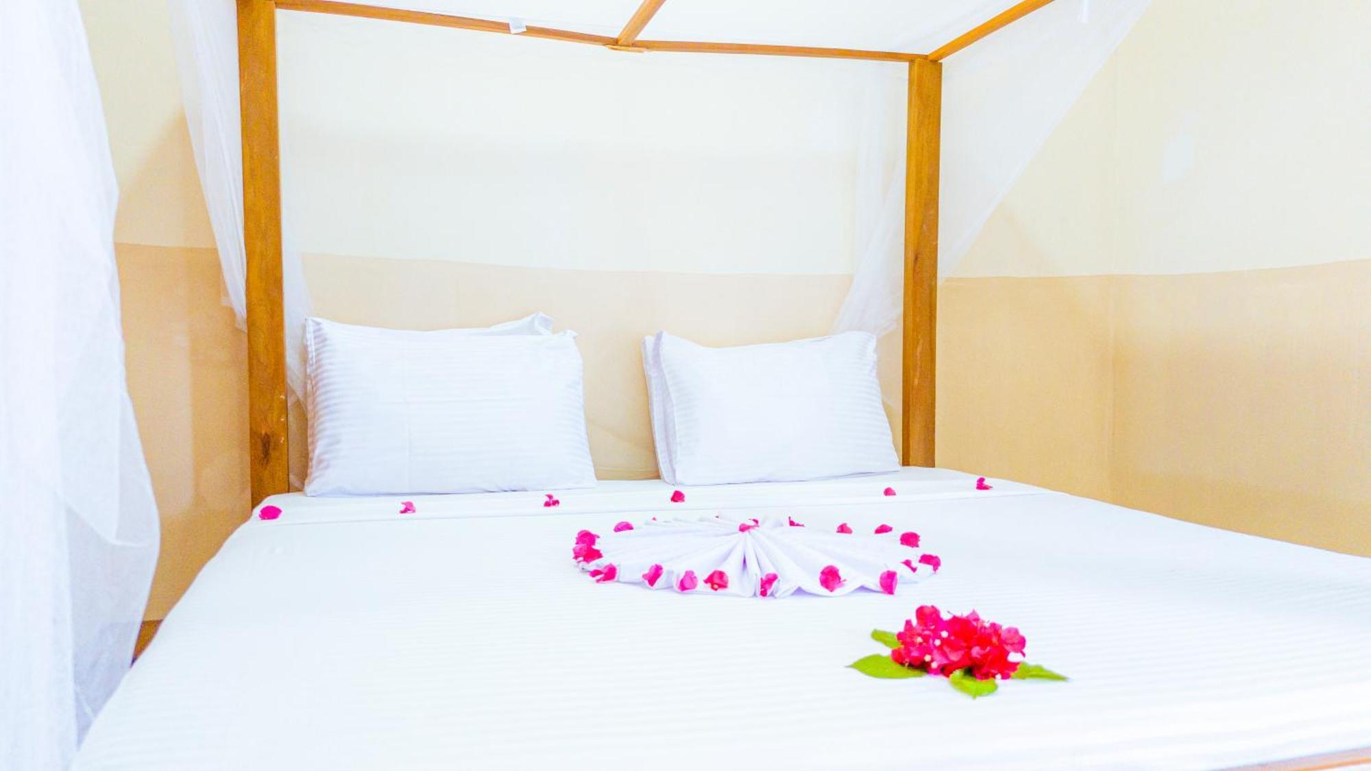 Sands Inn Hotel Пвани-Мчангани Экстерьер фото