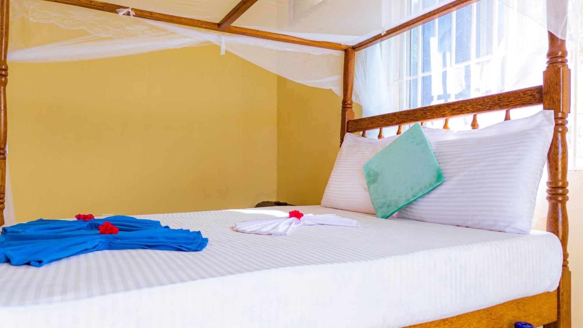 Sands Inn Hotel Пвани-Мчангани Экстерьер фото