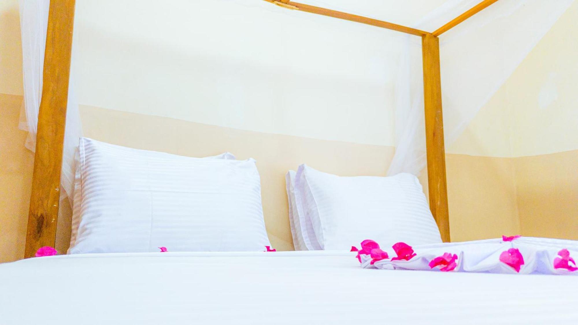 Sands Inn Hotel Пвани-Мчангани Экстерьер фото